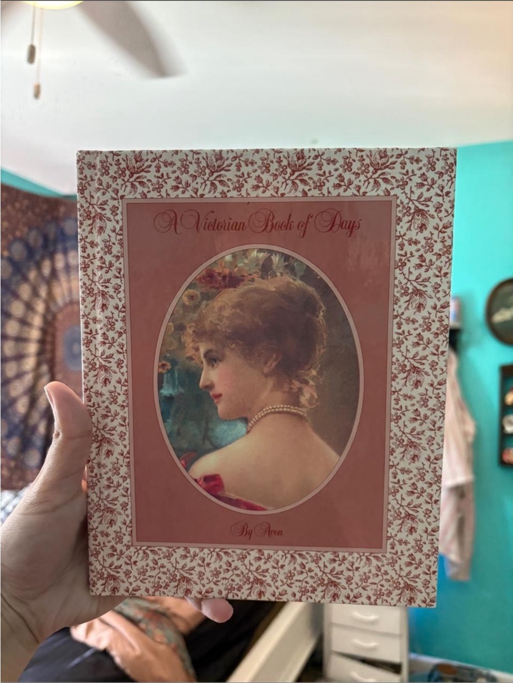 Vintage 1983 Avon "A Victorian Book of Days" Hardcover Journal Yearly Planner🎀🕯️